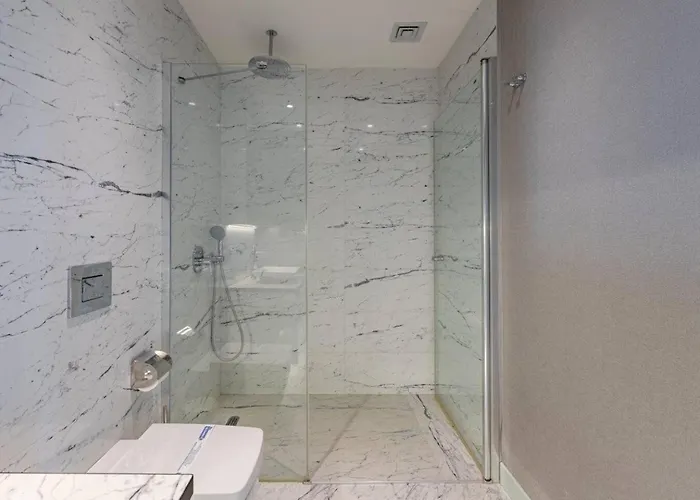 公寓 Beautiful Bright 2bed - Parkingpoolterrace! #341