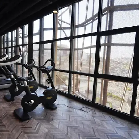 Beautiful Bright 2bed - Parkingpoolterrace! #341 아파트