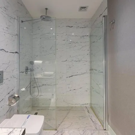 公寓 Beautiful Bright 2bed - Parkingpoolterrace! #341