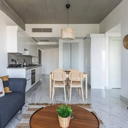 דירה Beautiful Bright 2bed - Parkingpoolterrace! #341 איסטמבול