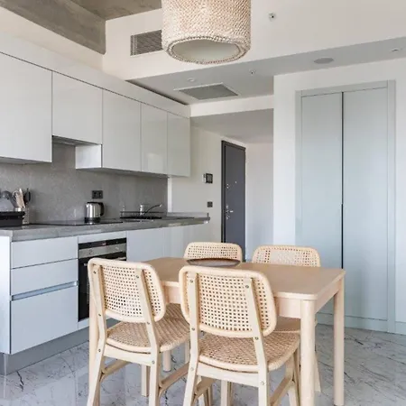 Beautiful Bright 2bed - Parkingpoolterrace! #341 Istambul