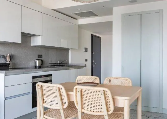 Beautiful Bright 2bed - Parkingpoolterrace! #341 איסטמבול